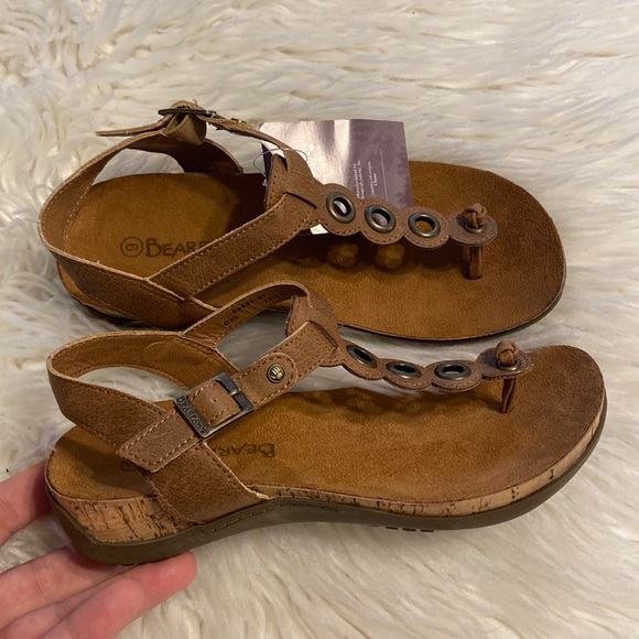 BearPaw Shoes - Bearpaw Sandals size 6 brand new with tags color light brown  (G8)